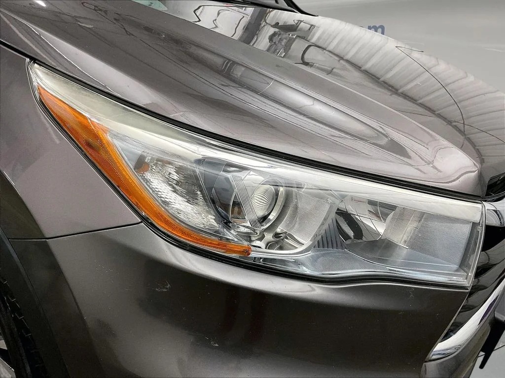 Used 2016 Gray Toyota XLE V6 image 34