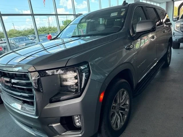 Used 2023 Sterling Metallic GMC SLT image 3