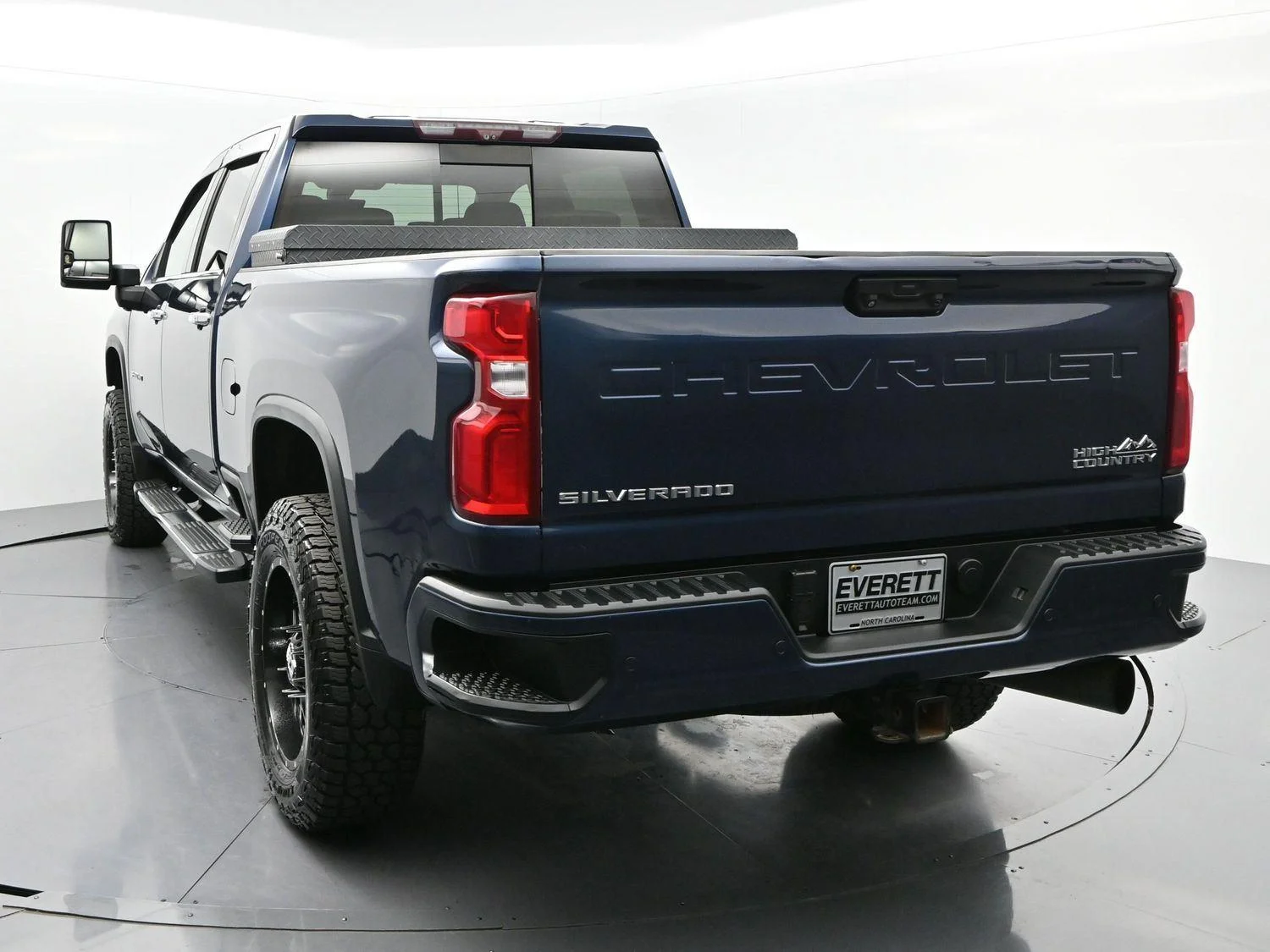 Used 2020 NORTHSKY BLUE METALLIC Chevrolet High Country image 6