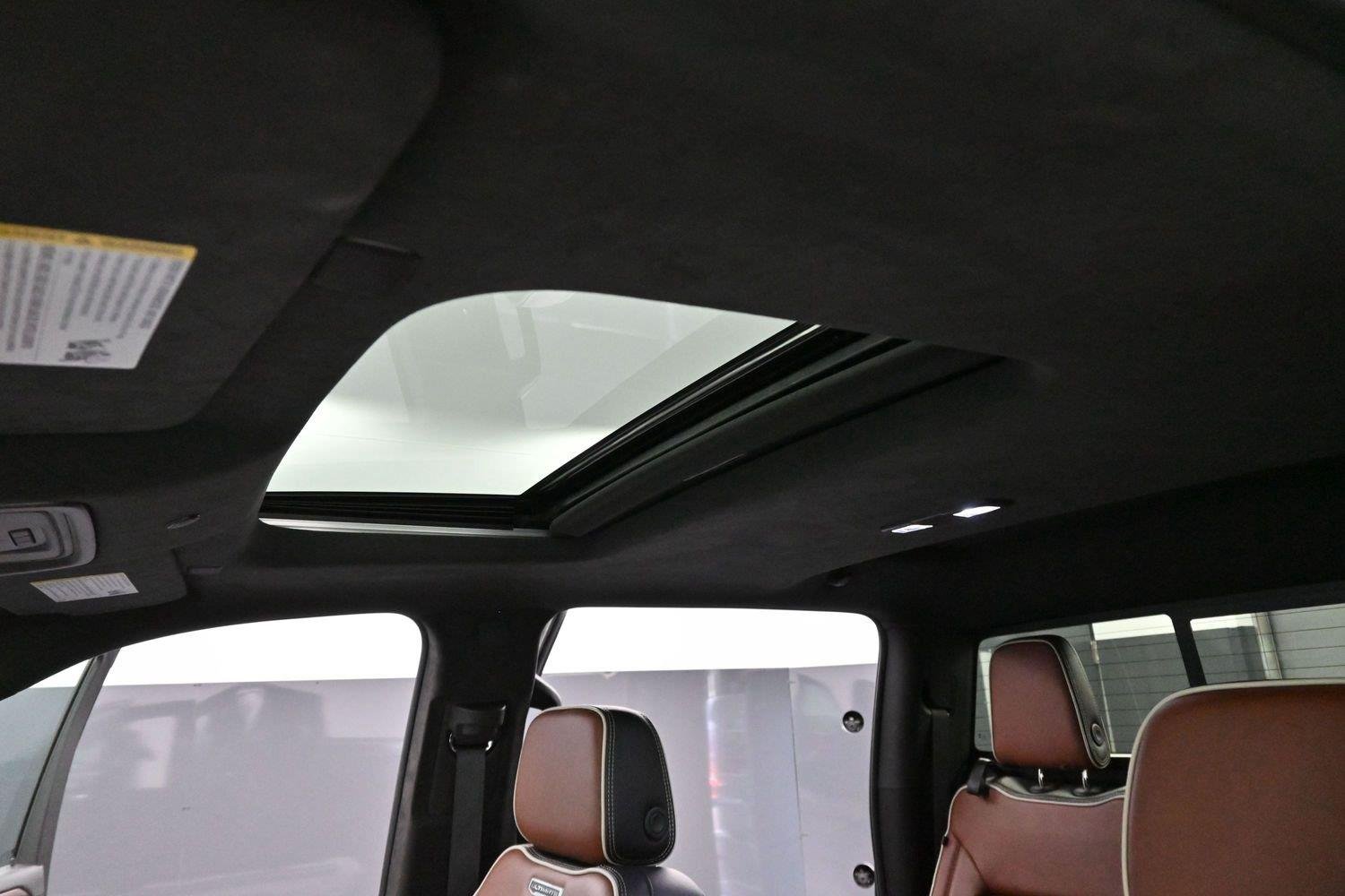Used 2025 Onyx Black GMC Denali Ultimate image 29