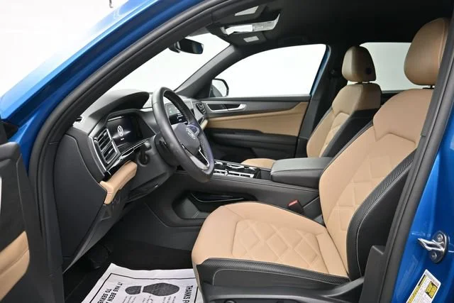 Used 2024 Blue Volkswagen 2.0T SE w/Technology image 10