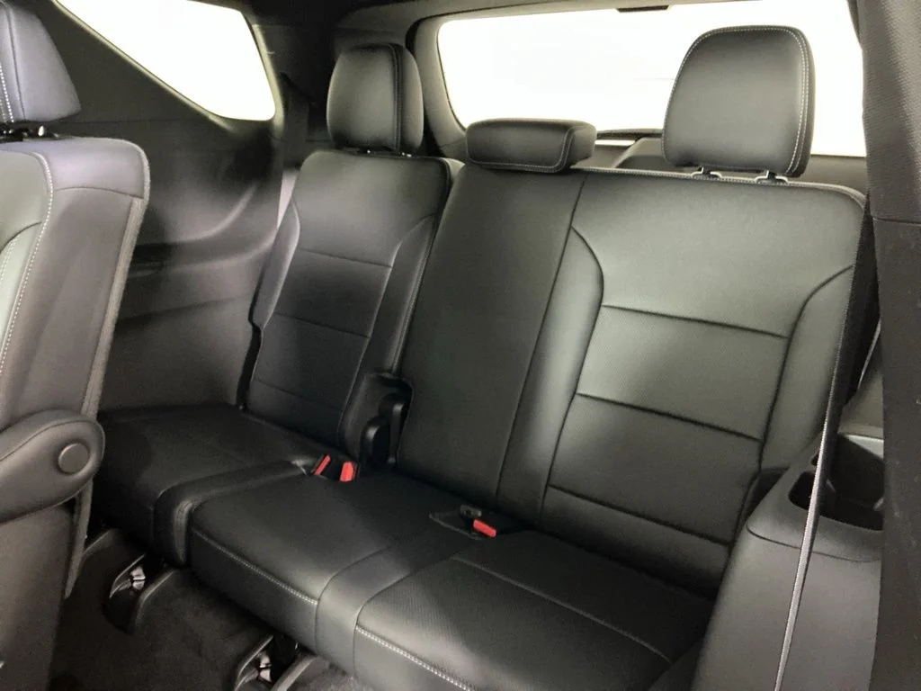 New 2027 Gray Chevrolet LT image 9