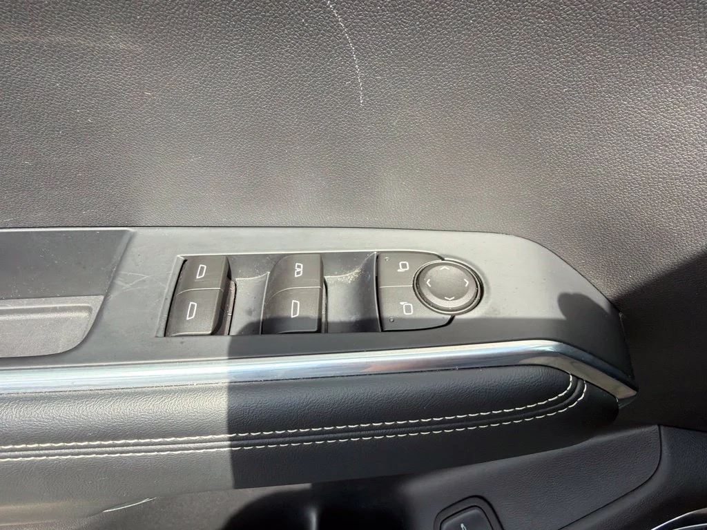 Used 2026 Summit White GMC Elevation image 10