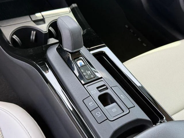 Certified Used 2023 CUTTING EDGE Toyota Limited image 22