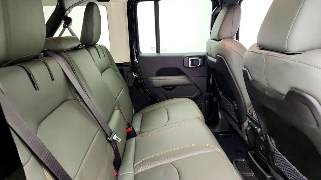 Used 2024 Black Clearcoat Jeep High Altitude 4x4 image 23