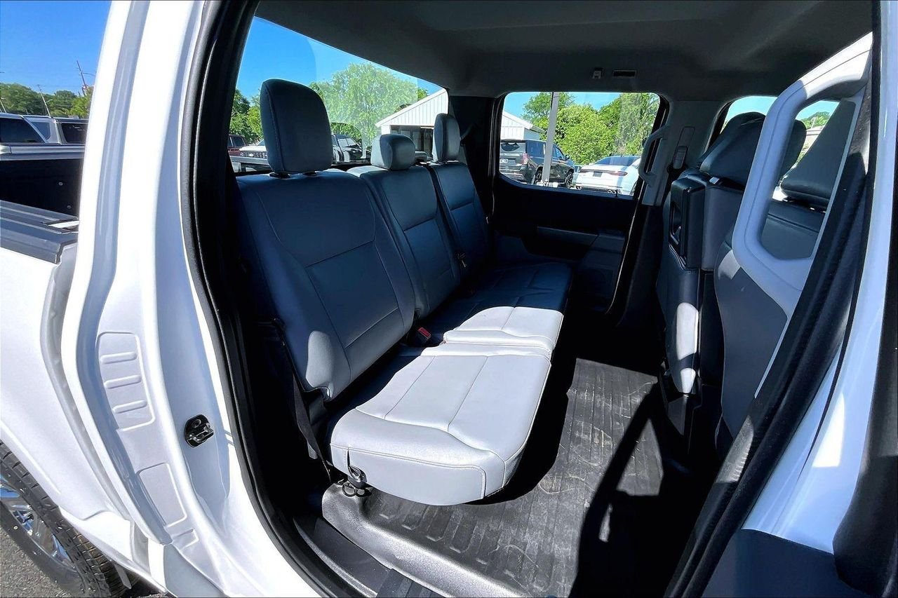 Used 2022 OXFORD WHITE Ford XL image 28