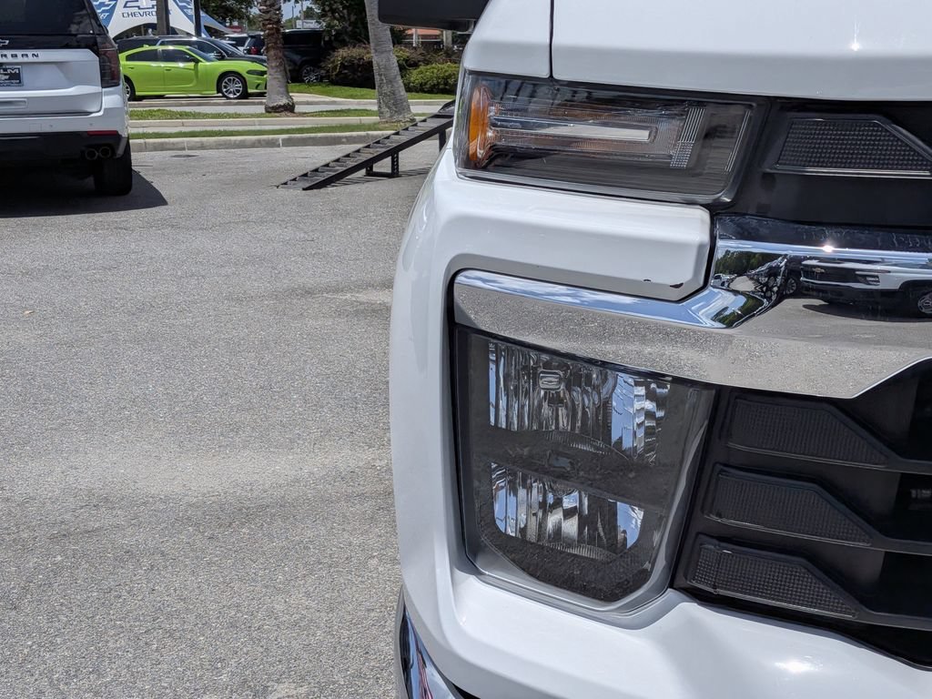 2025 Chevrolet Silverado 2500HD LT - Photo 9