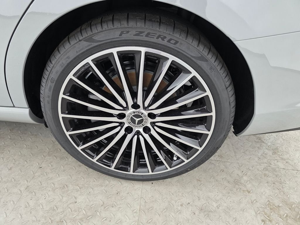 New 2026 MANUFAKTUR Alpine Grey Mercedes-Benz C 300 image 12
