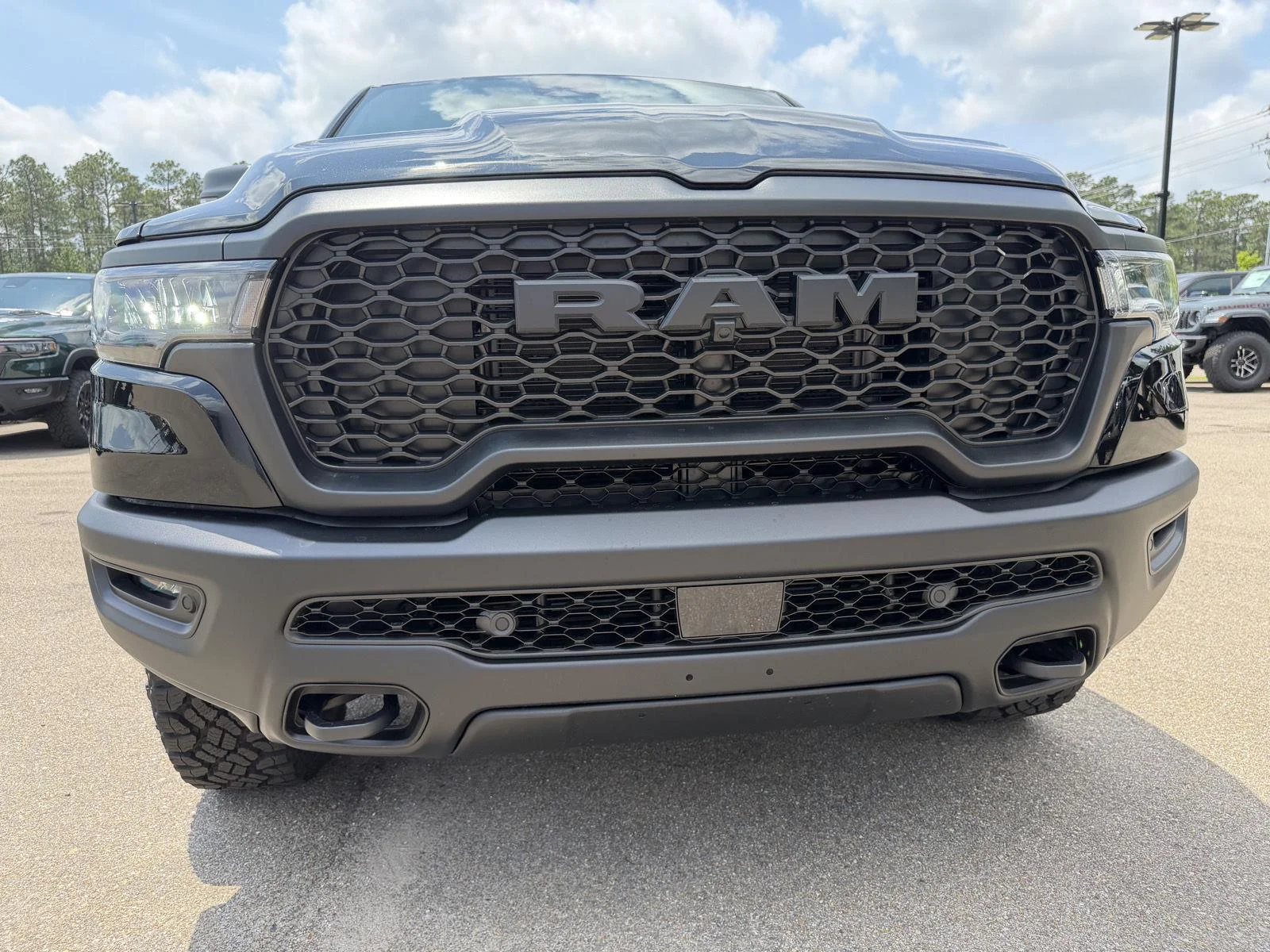 New 2026 Diamond Black Crystal Pearl-Coat Exterior Paint RAM Rebel image 25