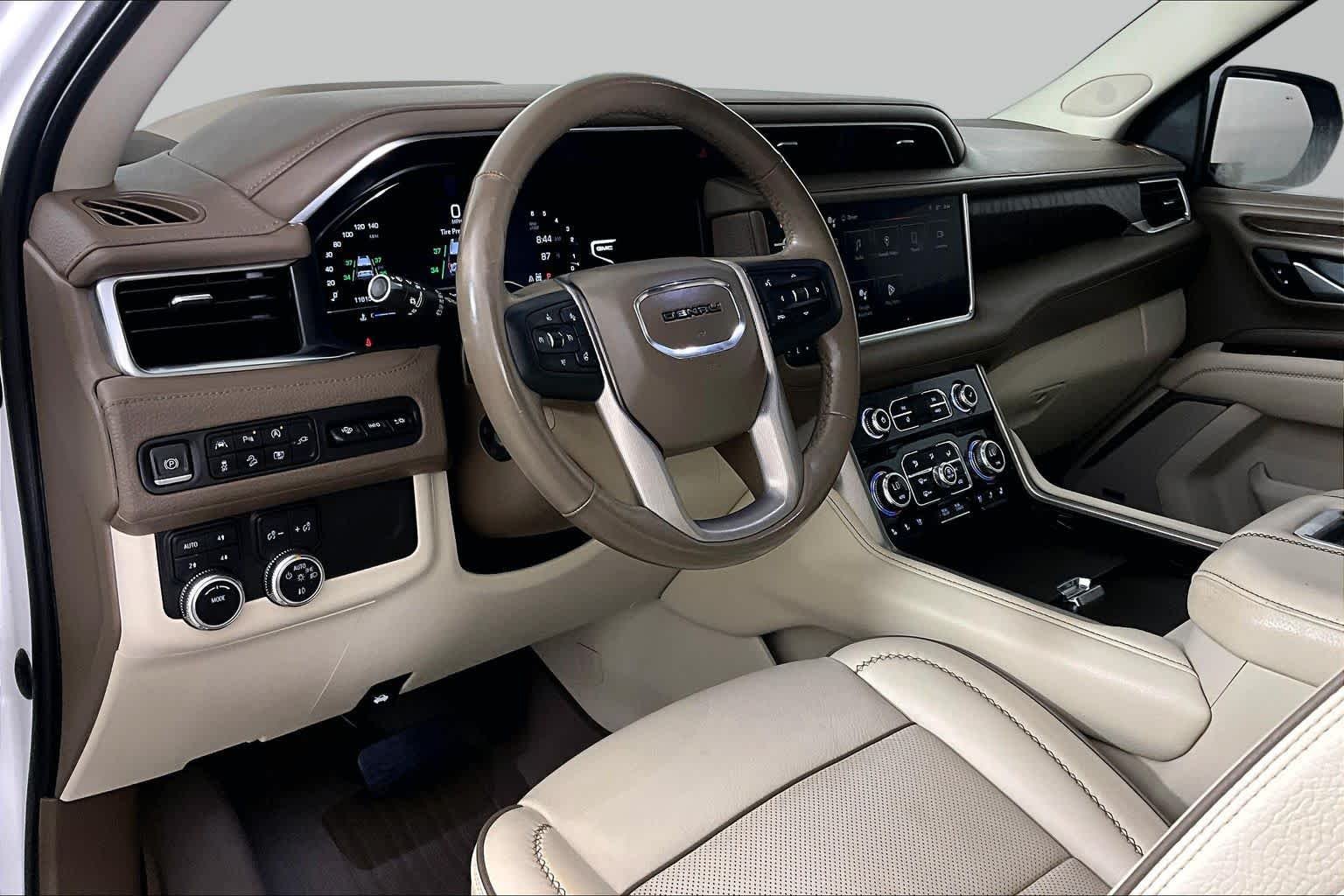 2022 GMC Yukon XL Denali - Photo 17