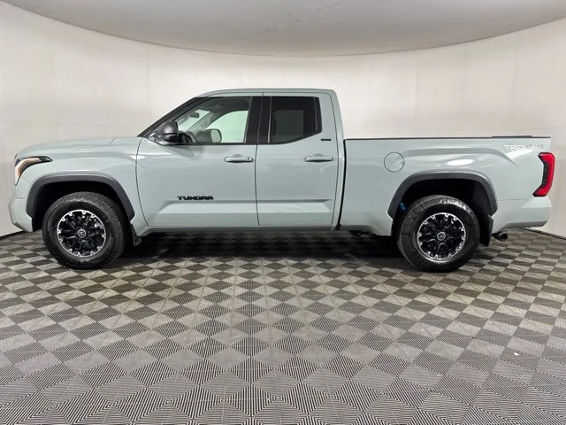 Used 2022 Lunar Toyota SR5 image 7