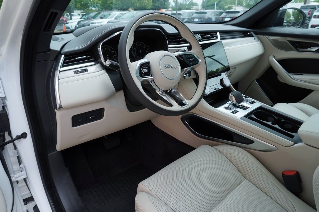 2025 JAGUAR F-PACE - Image 12