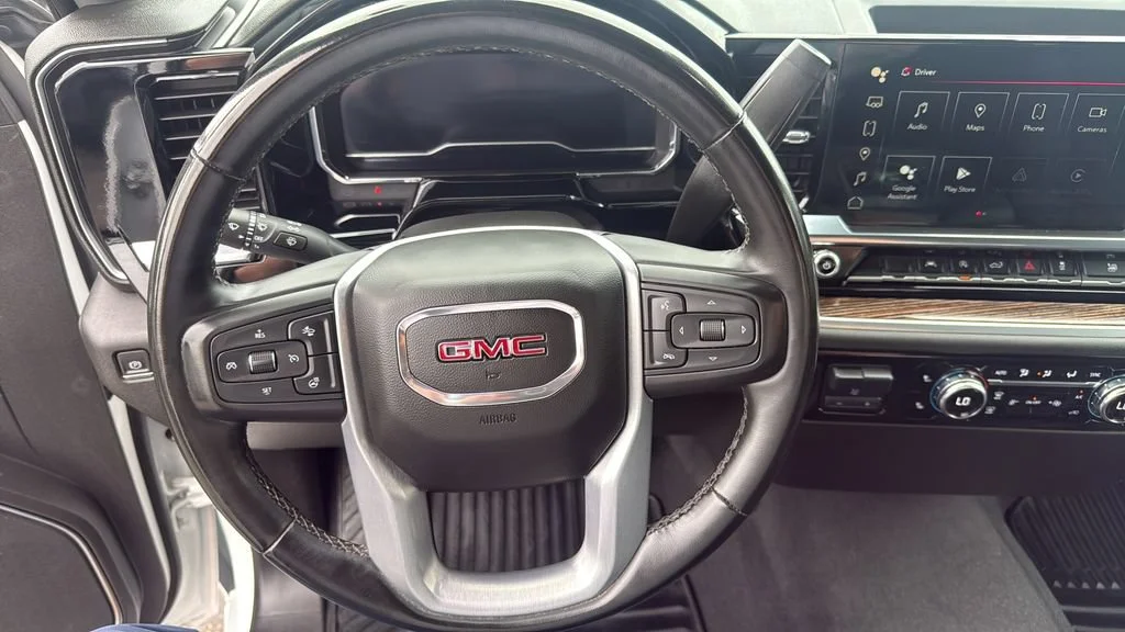 Used 2023 Summit White GMC Elevation image 10
