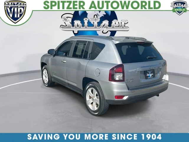 Used 2015 Silver Jeep Latitude image 7