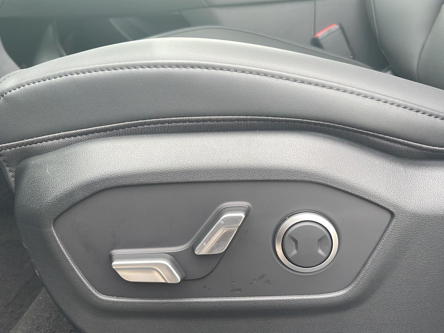 New 2026 Shimmering Silver Hyundai SEL AWD image 20