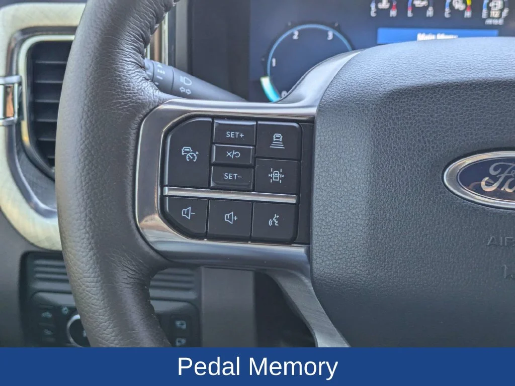 Used 2025 Star White Ford King Ranch image 27