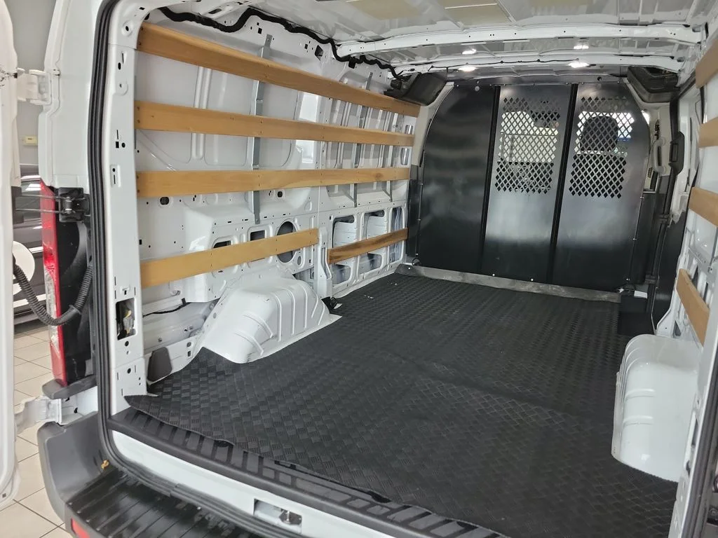 Used 2024 Oxford White Ford Base image 10