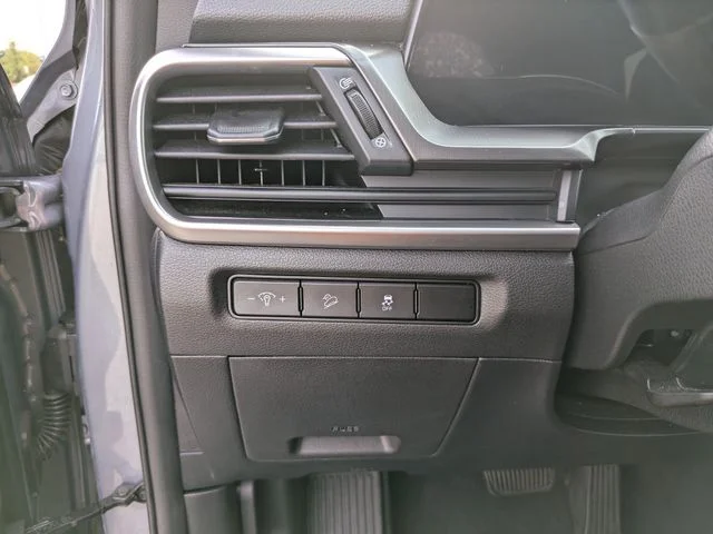 Used 2024 Silver Kia S image 27