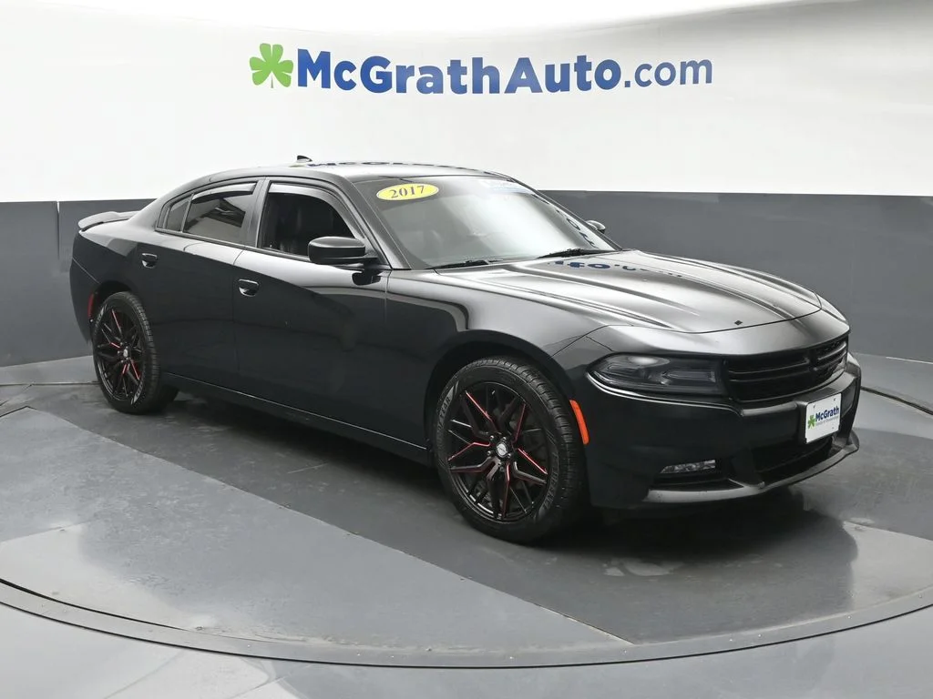 Used 2017 Black Dodge SXT image 2