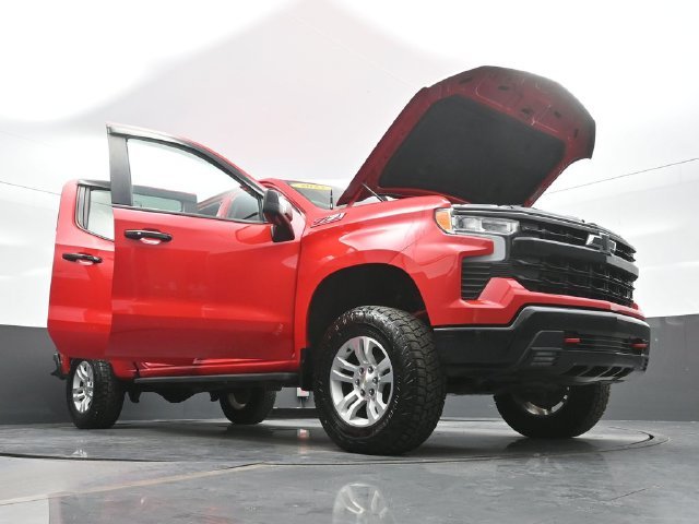Used 2022 Red Chevrolet LT Trail Boss image 22