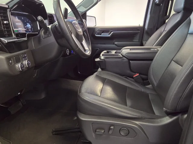 Used 2024 Onyx Black GMC SLT image 11