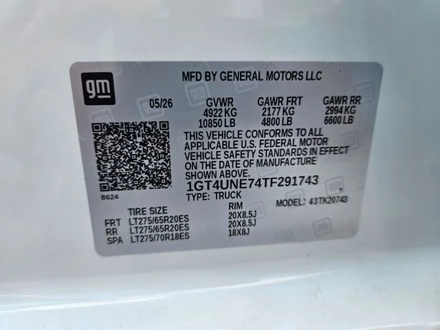 New 2026 Summit White GMC SLT image 30