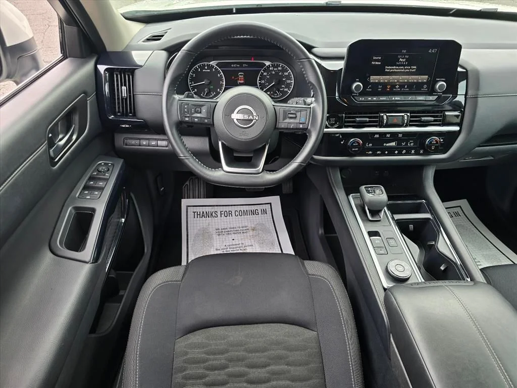 Used 2025 White Nissan SV image 3
