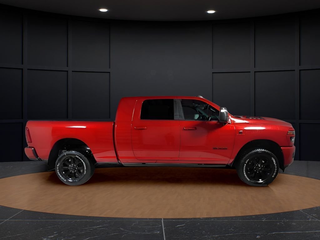 New 2026 Molten Red Pearl-Coat Exterior Paint RAM Laramie image 6