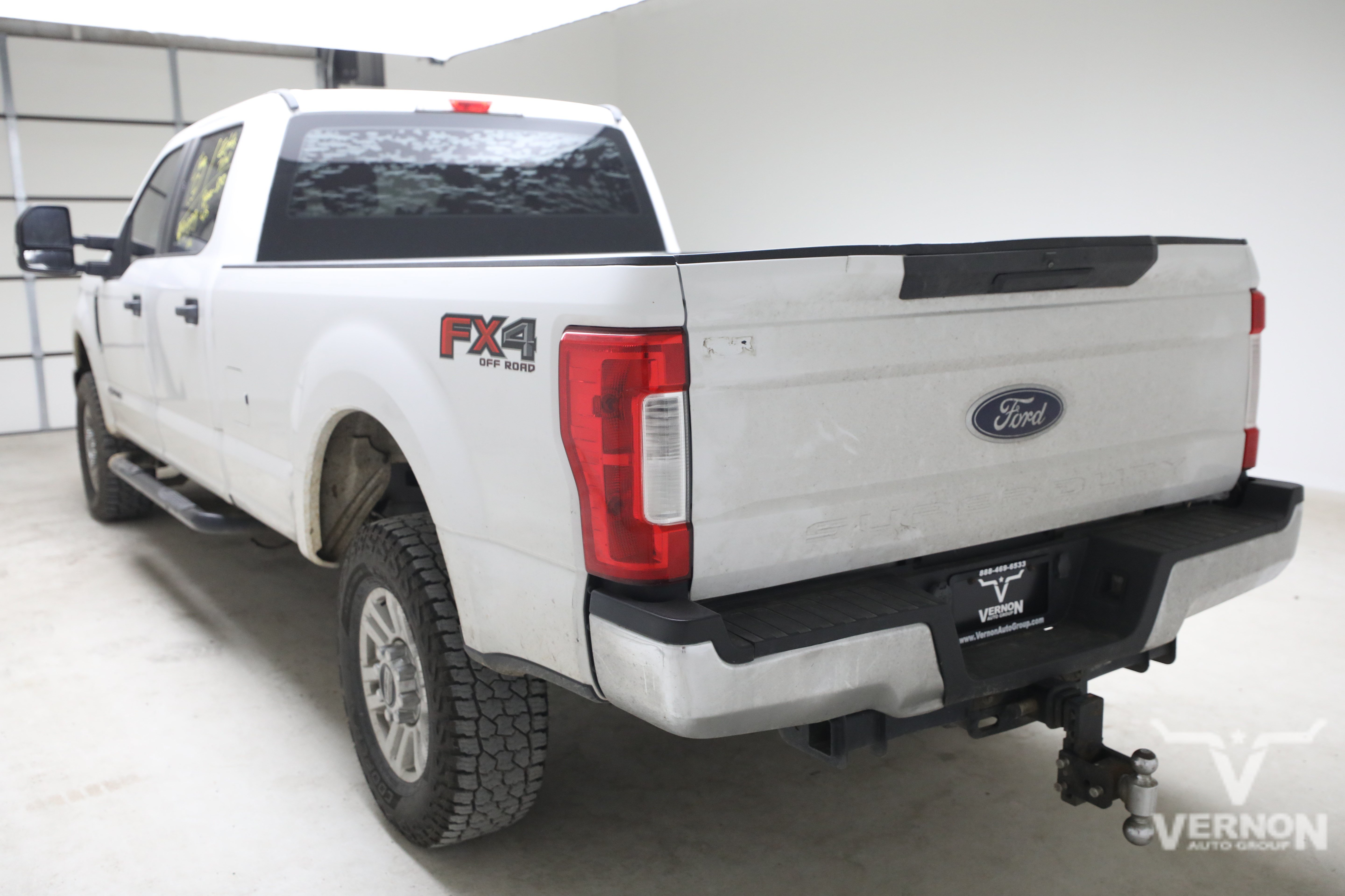 Used 2018 Oxford White Ford Y image 2