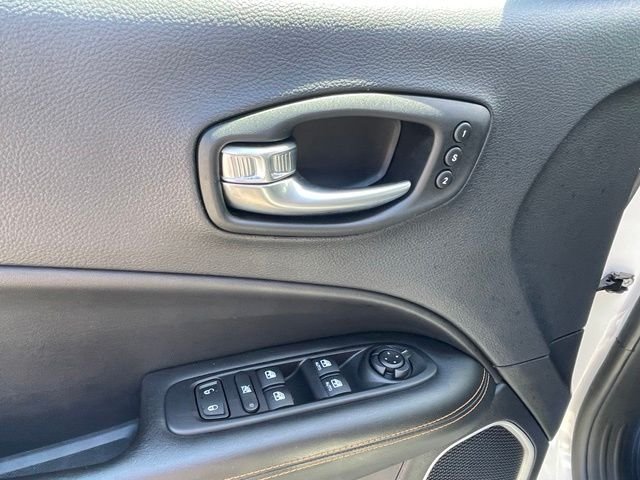 Used 2021 White Clearcoat Jeep Limited image 10