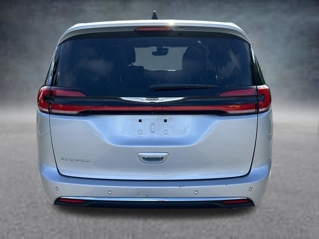 Used 2024 Silver Chrysler Touring L image 6