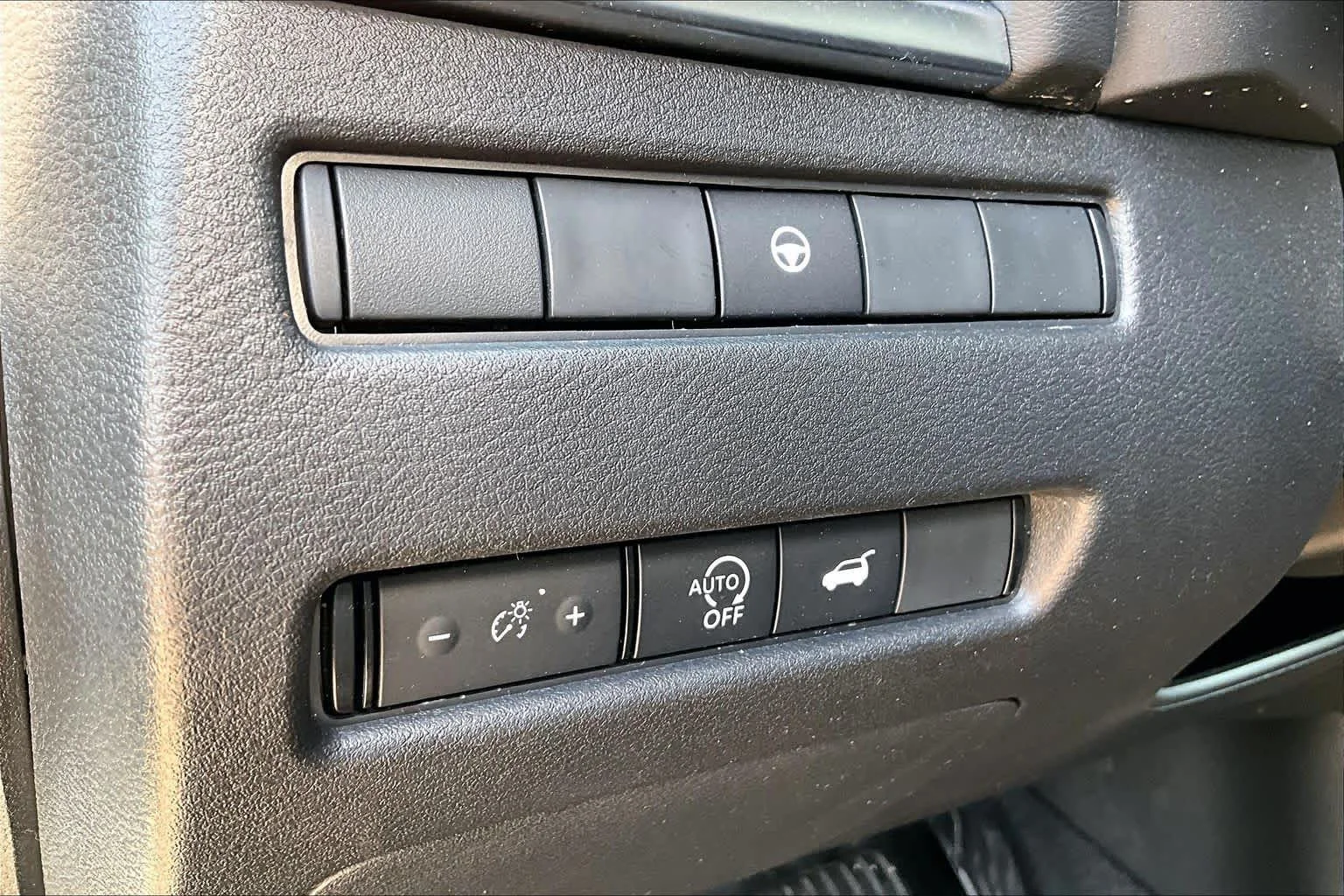 Certified Used 2023 Pearl White Tricoat Nissan SL image 33