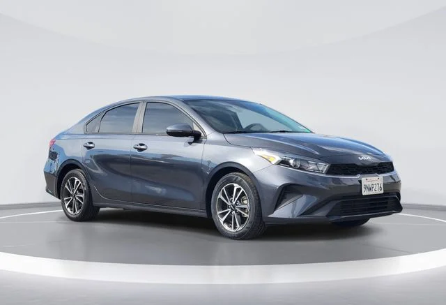 Pre-Owned 2024 Kia Forte LXS FWD 4D Sedan