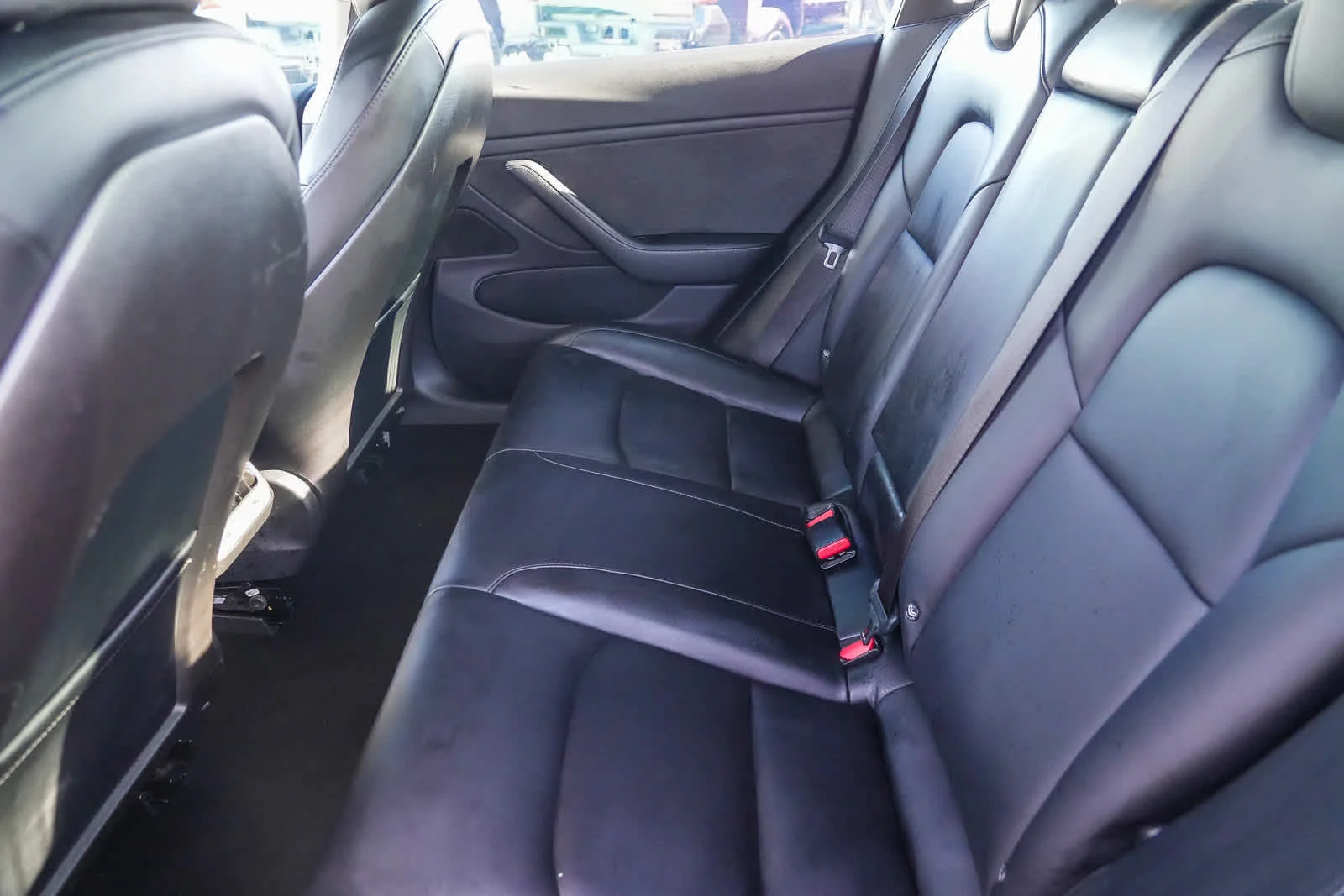Used 2018  Tesla  image 18