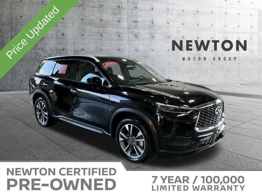Certified Used 2025 Mineral Black INFINITI LUXE image 1