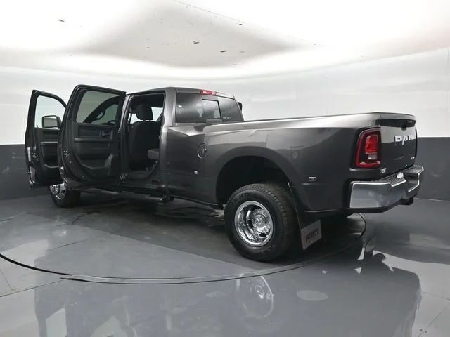 New 2026 Granite Crystal Metallic Clear-Coat Exterior Paint RAM Tradesman image 47
