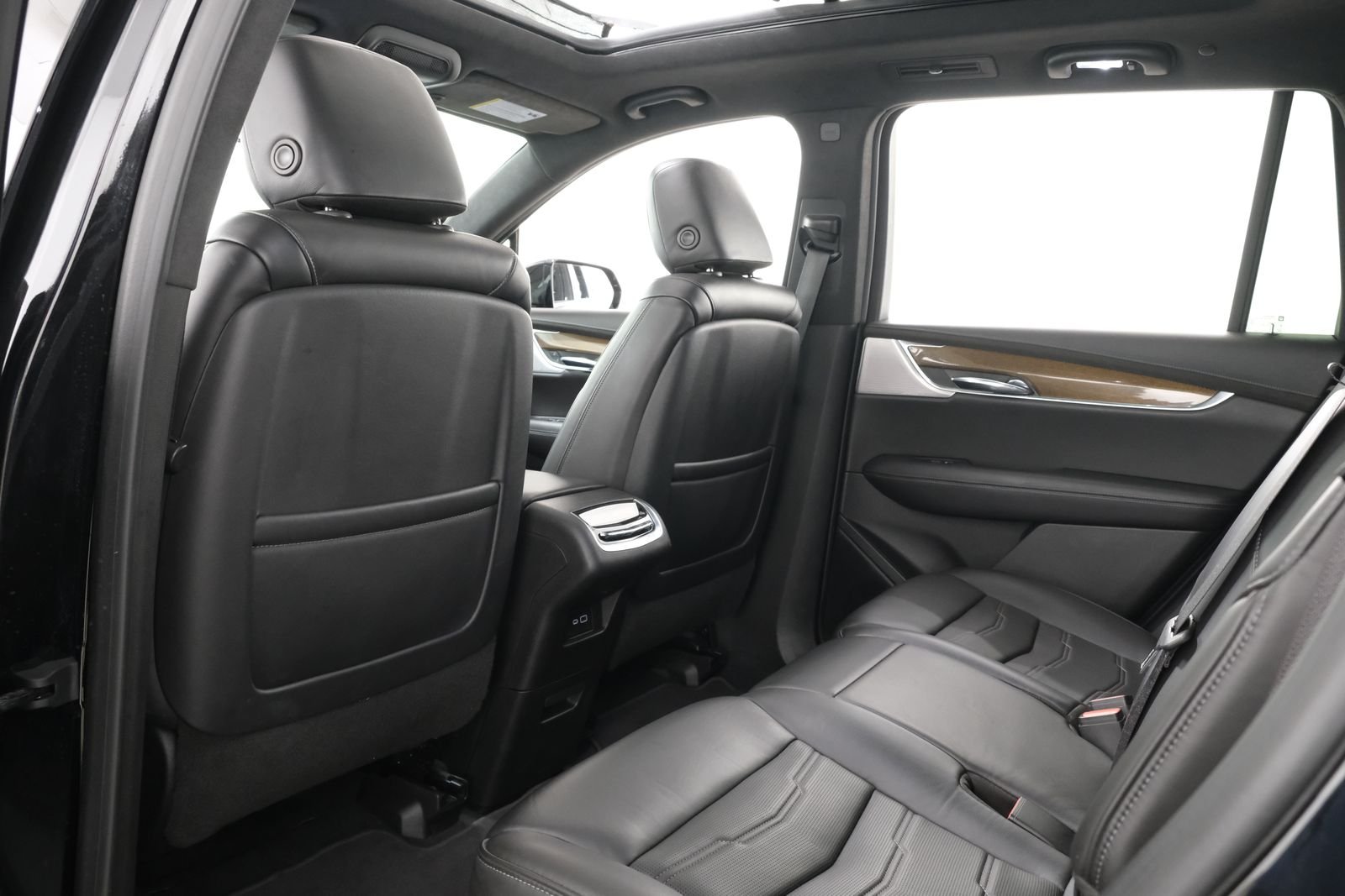 Used 2020 Stellar Black Metallic Cadillac Sport image 35