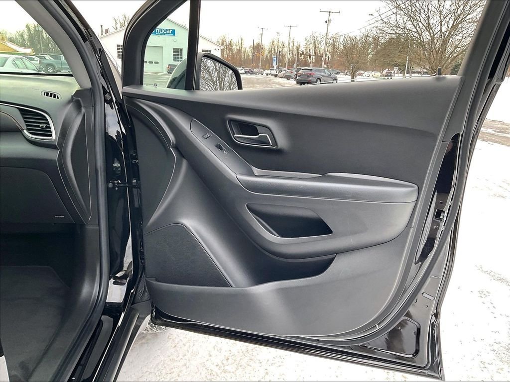 Used 2022 Black Chevrolet LT image 24