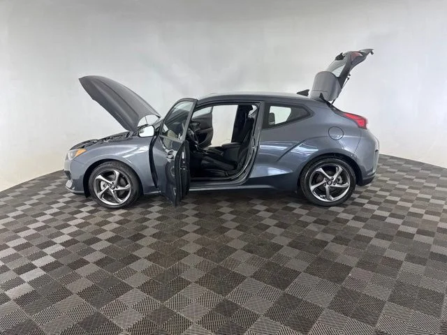 Used 2019 Gray Hyundai 2.0 image 12