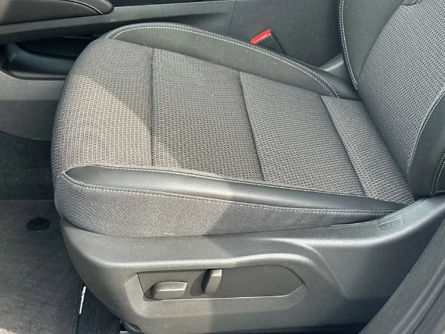 Used 2023 White Buick Preferred image 19