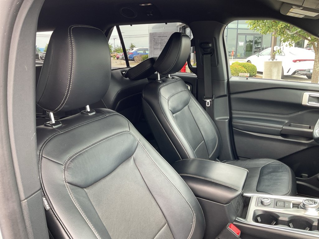 Used 2020 Iconic Silver Metallic Ford Limited image 12