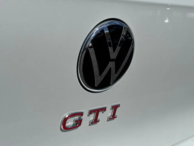 New 2026 Opal White Pearl Volkswagen SE image 13