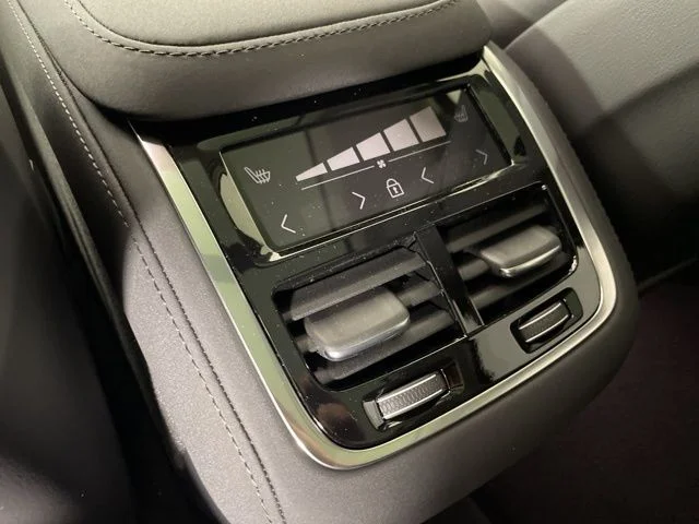 2025 Volvo XC90 Plus - Photo 38