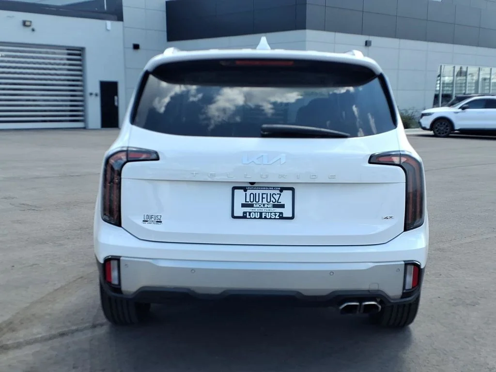 Used 2023 White Kia SX-Prestige image 5