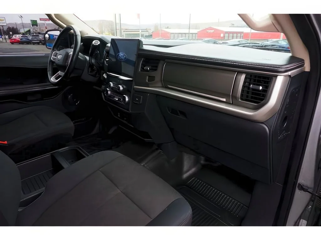 Used 2022 Iconic Silver Metallic Ford XL image 23