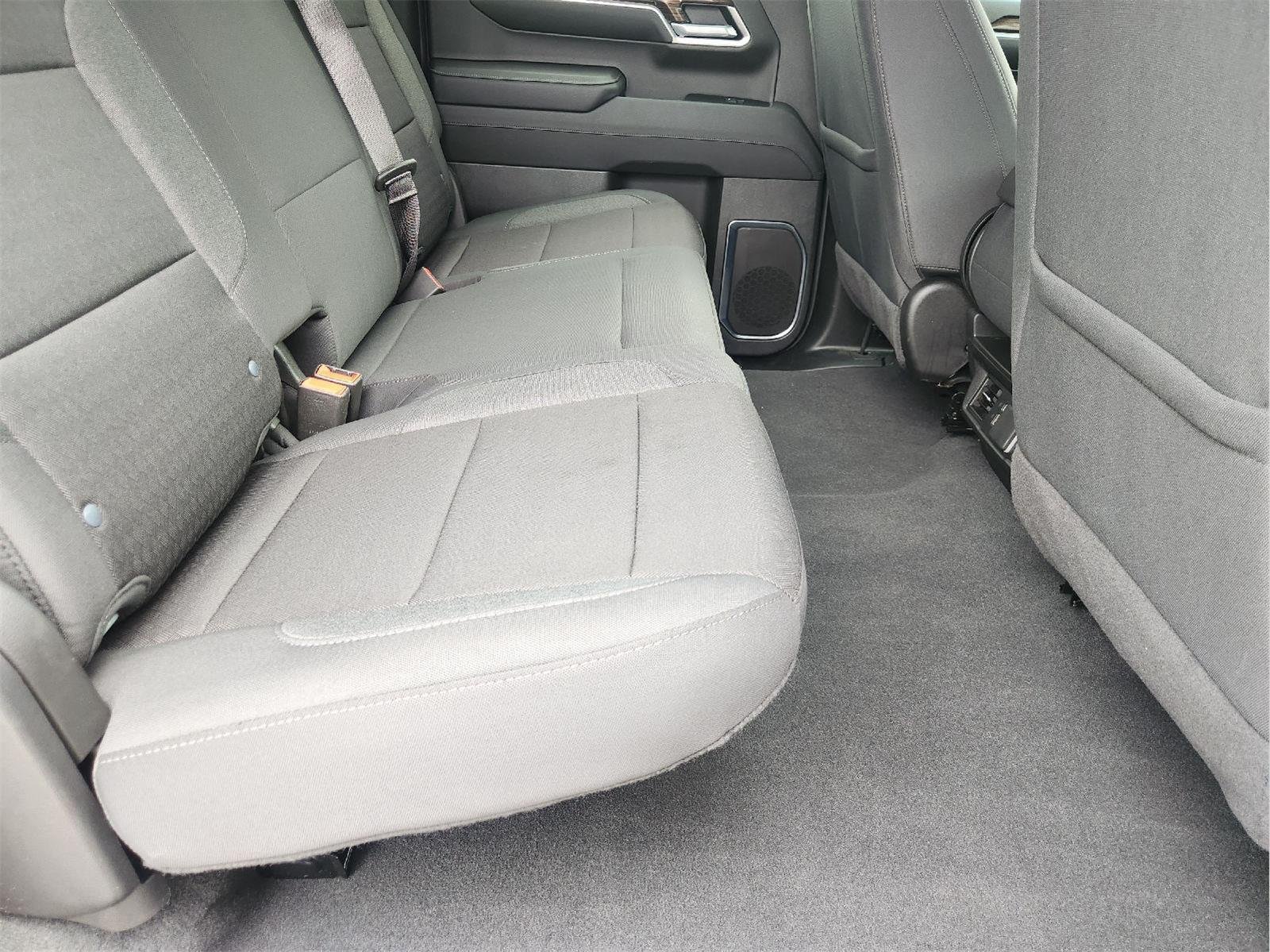 2024 Chevrolet Silverado 1500 photo 31 of 33