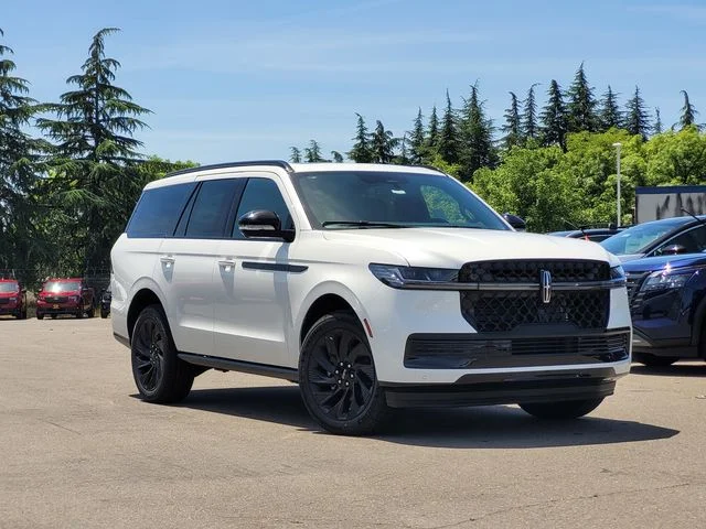 2026 Lincoln Navigator Reserve 4WD's photo