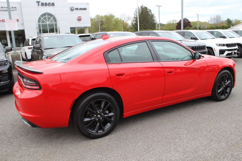 Used 2023 Red Dodge SXT image 30