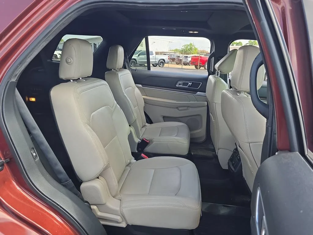 Used 2018 Red Ford Limited image 33