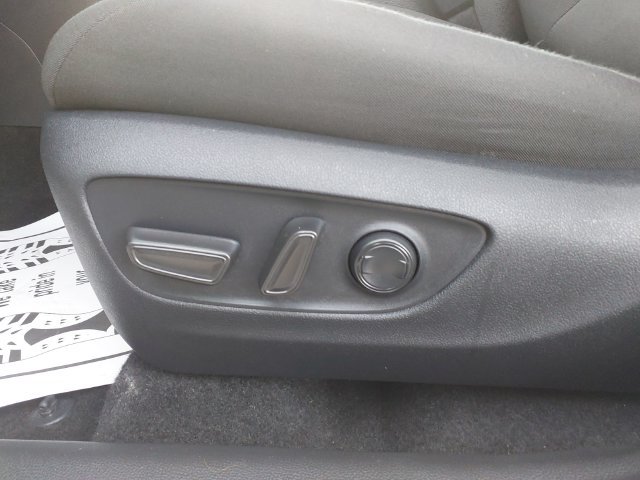 Used 2025 White Toyota XLE image 29